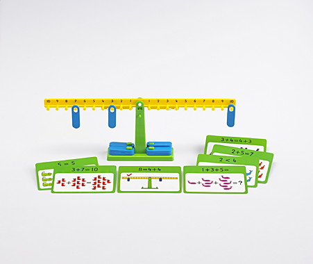 Весы математические с заданиями. Набор игровой.