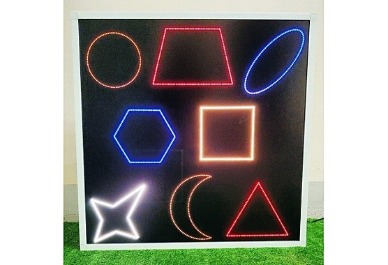 Панель (панно) интерактивная со светящимися цветными фигурами