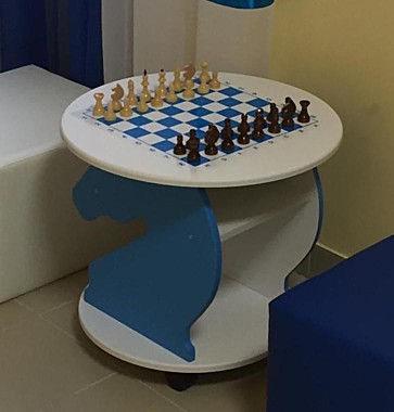 Стол шахматный круглый на колесах