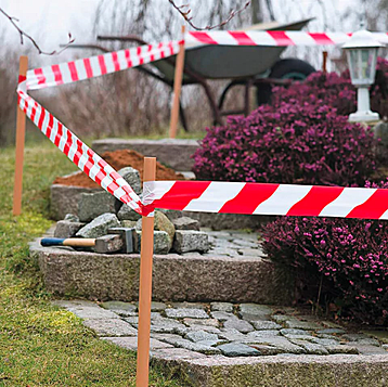 Лента оградительная сигнальная красно-белая, 50 мм х 200 м, BRAUBERG 