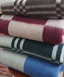 Одеяло п/ш тканое (140*205), 70% шерсти, клетка, пл.400 гр/м2